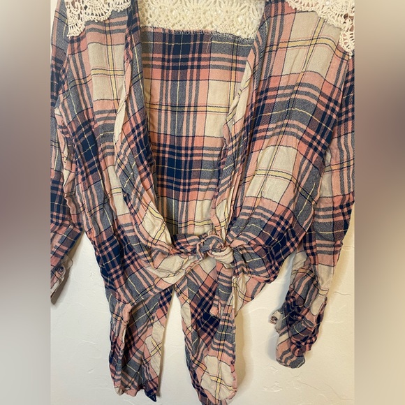 Floral plaid button down top with crochet details in small - Picture 7 of 12